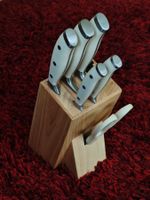 Messerblock: 5 Messer + Schere + Schliff
