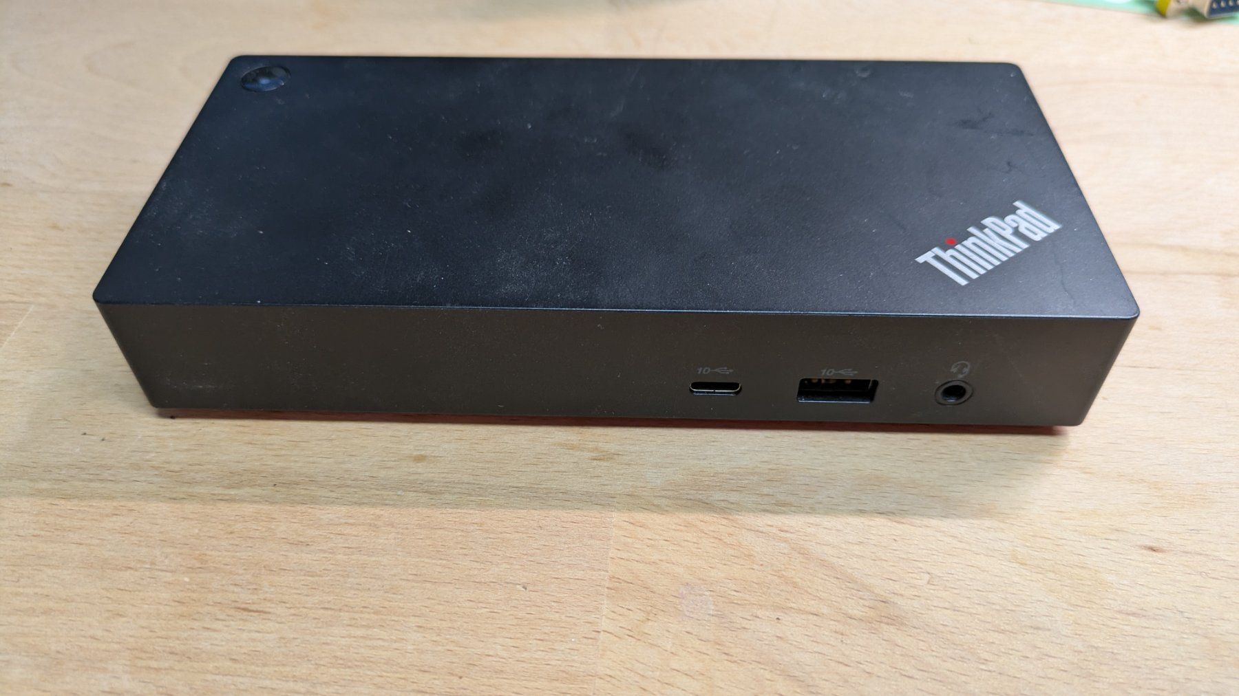 Lenovo Dockingstation: Lenovo ThinPad Universal USB-C Dock – Gebraucht aus Sargans von Tht