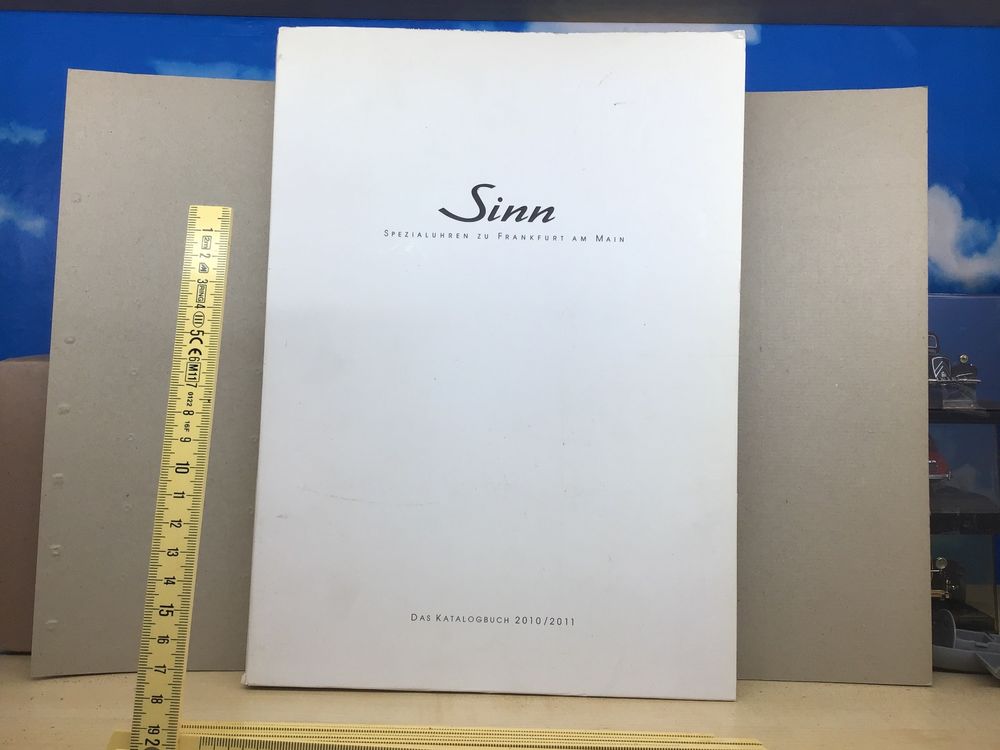 Sinn Montres: UHRENBUCH SINN 220 SEITEN 2010 KATALOG – D'occasion à Männedorf par Modelle-aller-Art