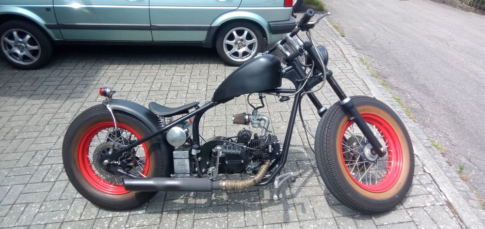 Moto deals chopper bobber