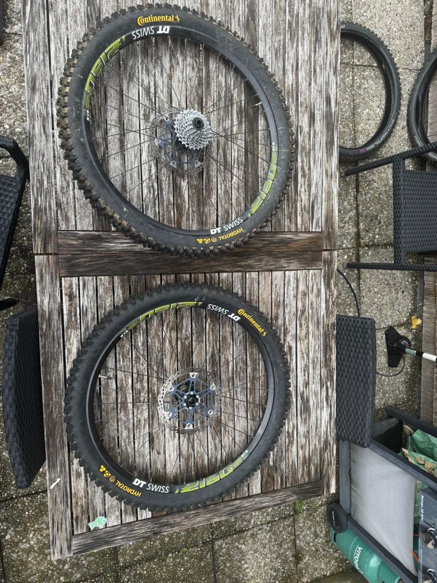 Continental Pneus & Kompletträder: Laufradsatz 27.5 DH - continental hydrotal – Gebraucht aus Essert FR von BendaDaniel 1