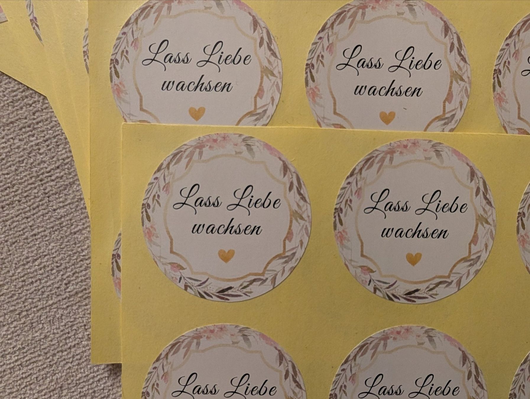 Sticker: Sticker "Lass Liebe wachsen" für Hochzeit – Nuovo (secondo la descrizione) da Rafz venduto da nathona 1