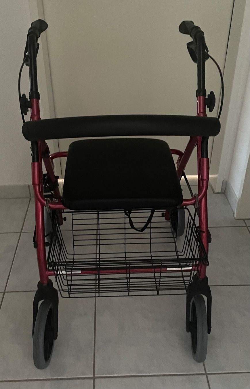 Ausili per la deambulazione: Rollator, klappbar ab 1 Franken – Usato da Stäfa venduto da nic_jq5z