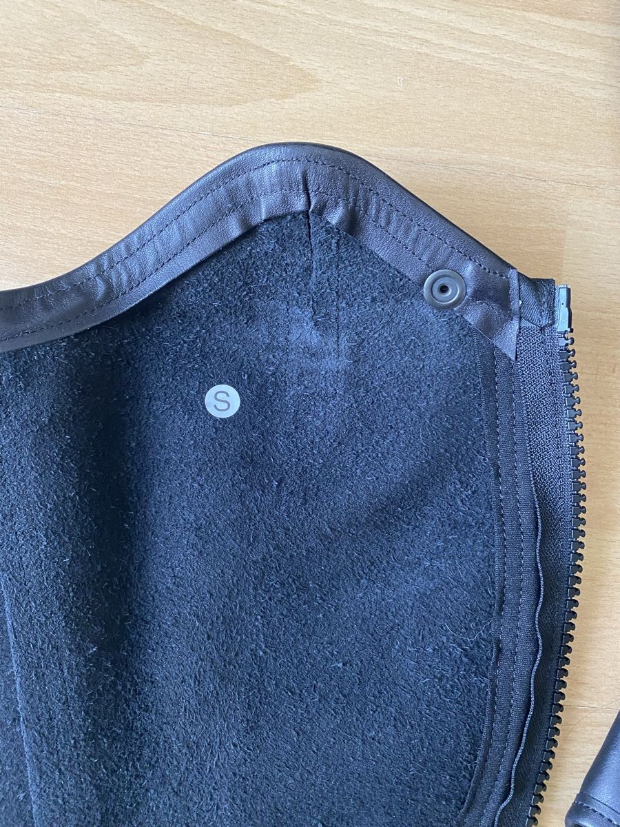 Chaussures femmes: Schwarze Leder Mini-Chaps Rectilinge Paris – Neuf avec emballage d'origine à Zürich par flocw12 1