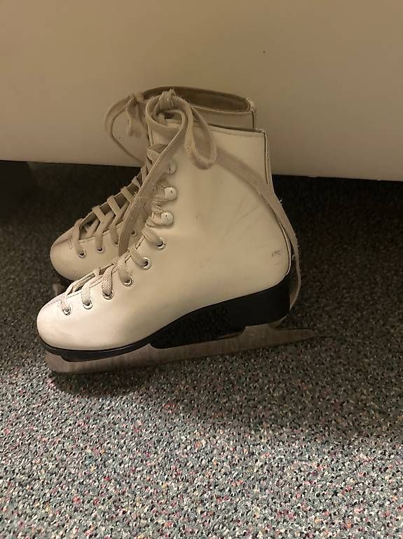 Pattini da ghiaccio: Roces Schlittschuhe Gr 33 Mädchen weiss – Usato da Kilchberg ZH venduto da bin_sq5j