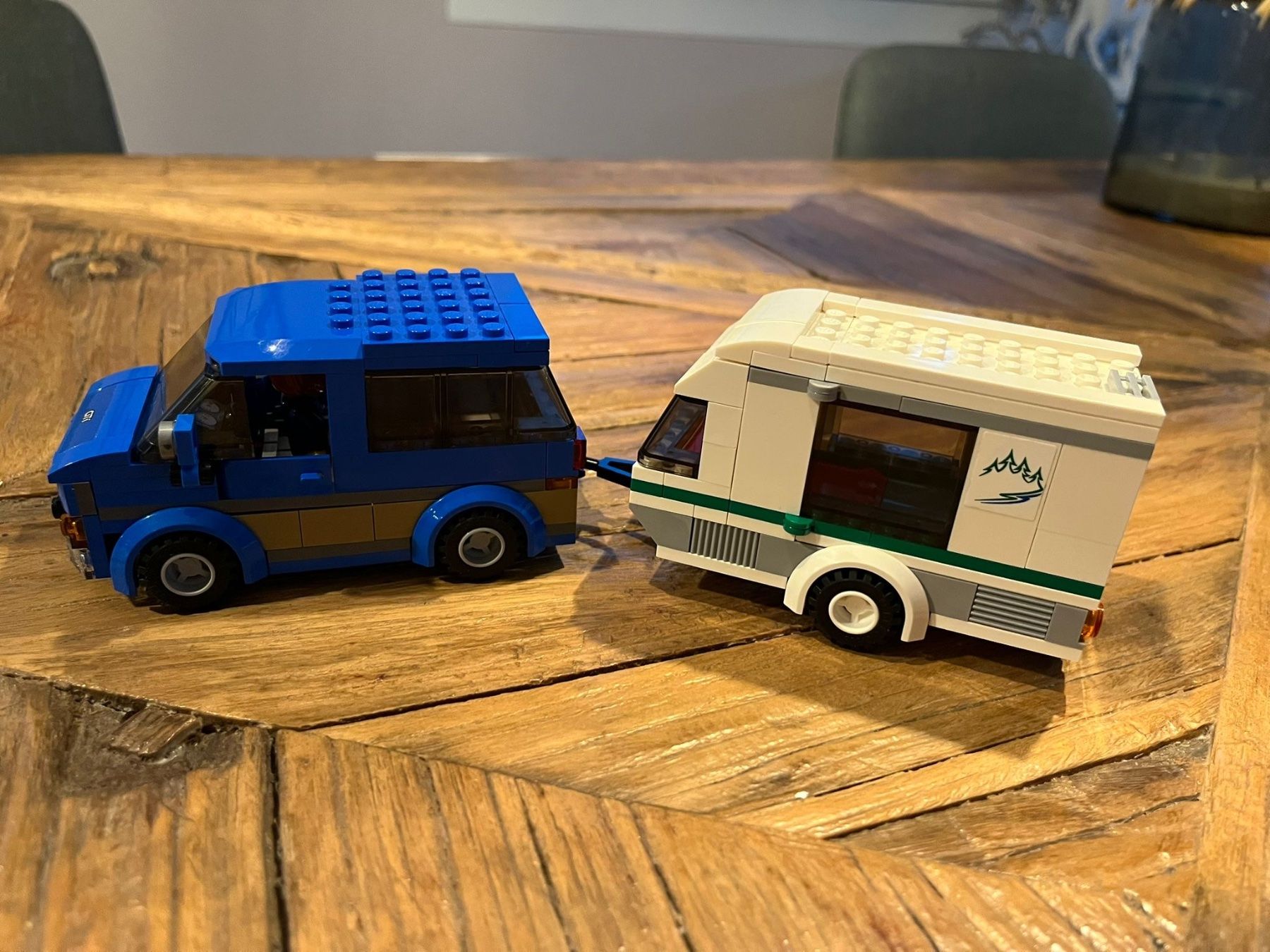 Lego Giocattoli: Lego City Van & Wohnwagen – Usato da Horw venduto da Retiii