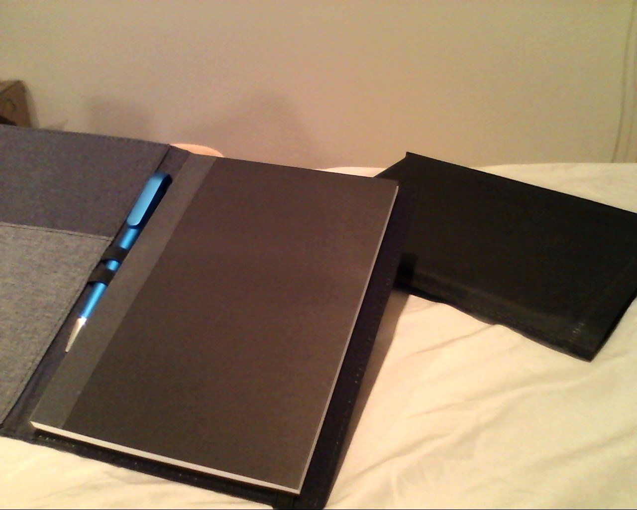 Blocs de correspondance: Schreibmappe – Neuf avec emballage d'origine à Liesberg par Concombres8478