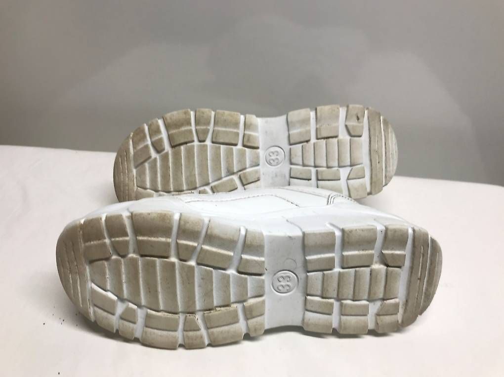 Scarpe per ragazze: Turnschuhe Grösse 33 – Usato da Boswil venduto da MaKoBo 2