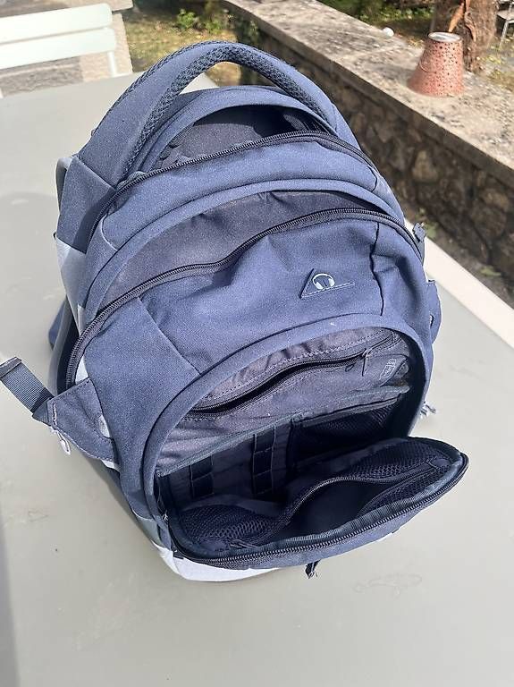 Satch Zaini: Satch Schulrucksack / Jugendrucksack dunkelblau – Usato da Endingen venduto da benjaminsteiner 2