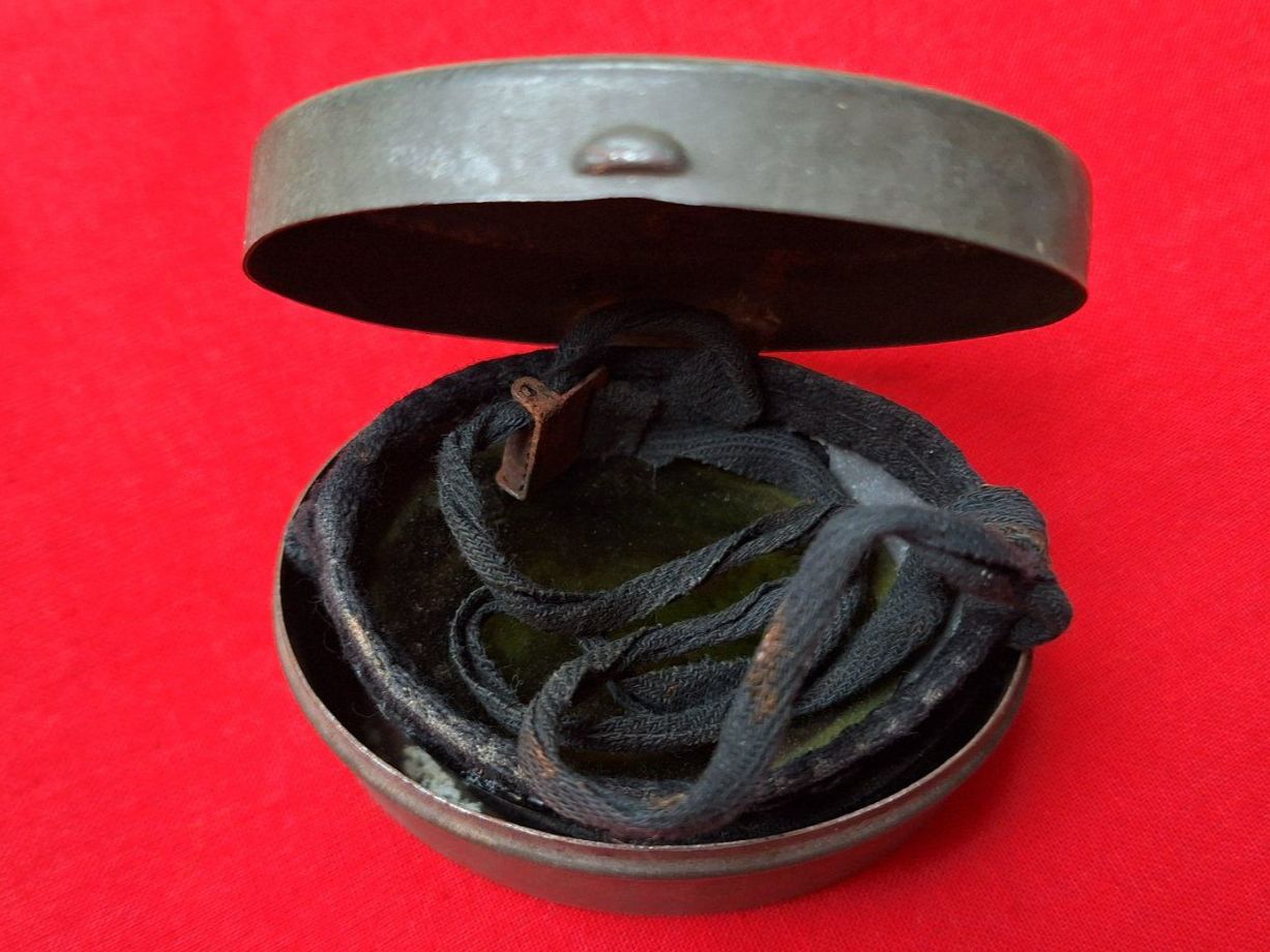 Occhiali & Lenti: antike Gletscherbrille in  Blechdose, von der Armee – Usato da Dornach venduto da majo8689 7