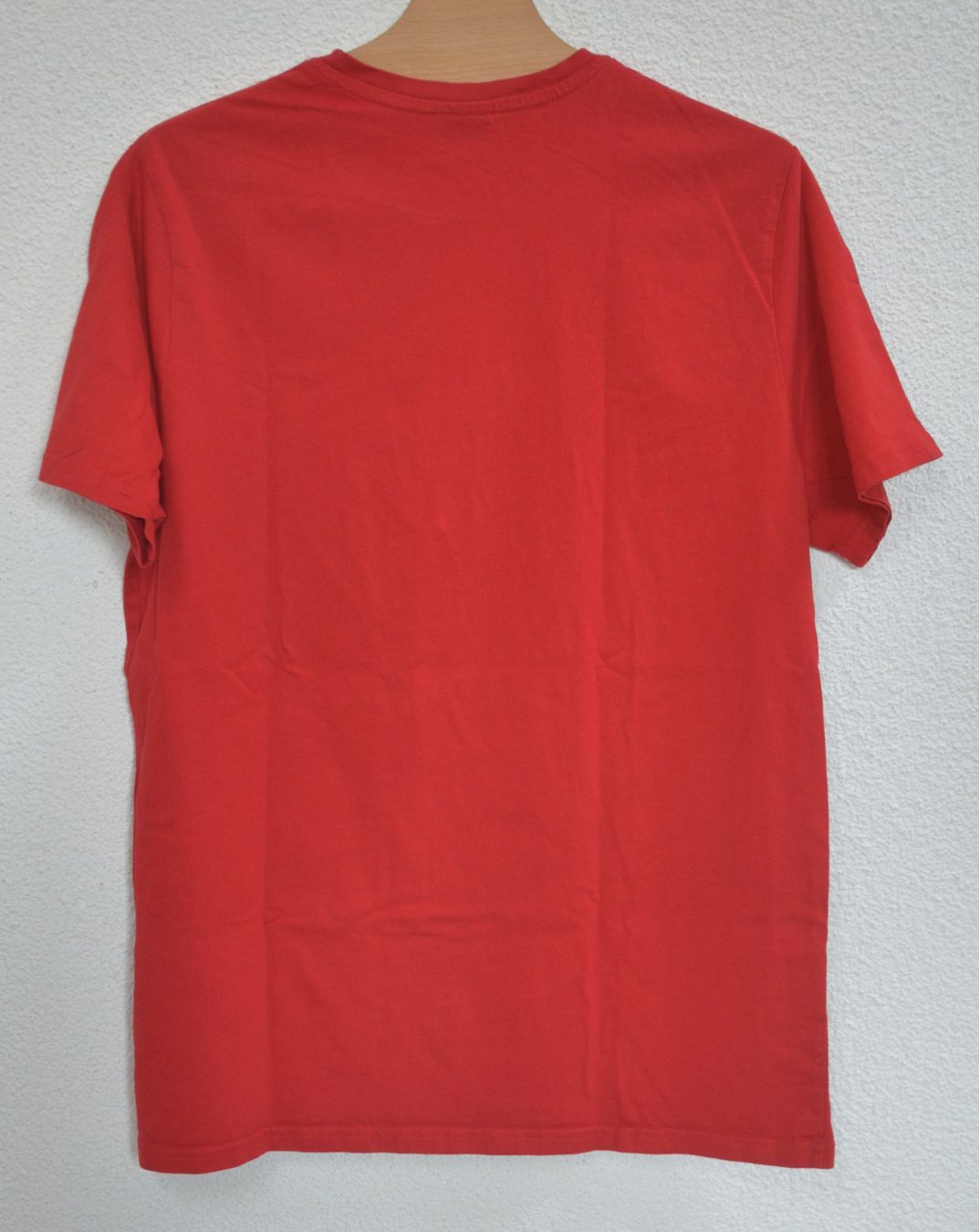 T-shirt: Neuwertiges, rotes Herren T-Shirt – Usato da Niederhasli venduto da littledrop 1