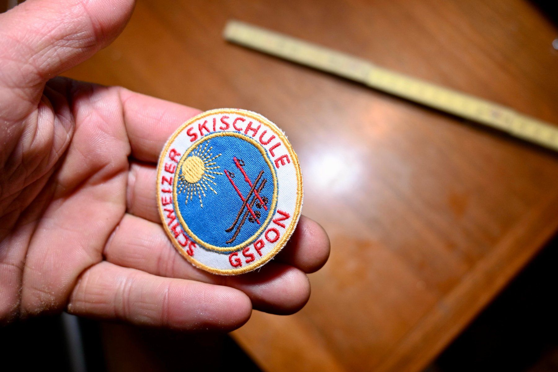 Placchette & Badge: PATCH Schweizer Skischule Gspon BADGE – Usato da Pfaffhausen venduto da mono_rec 1