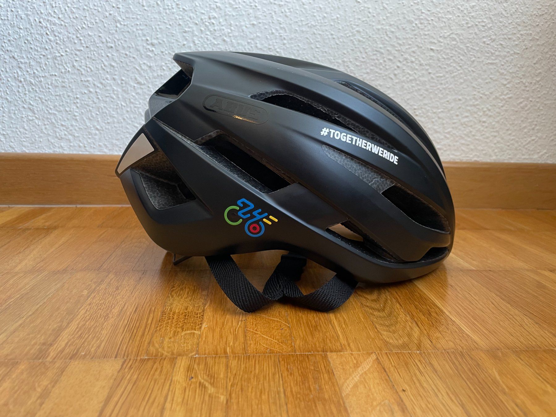Abus Caschi: ABUS Storm Chaser WM2024 Helm (59-61cm) – Usato da Volketswil venduto da benger79 1