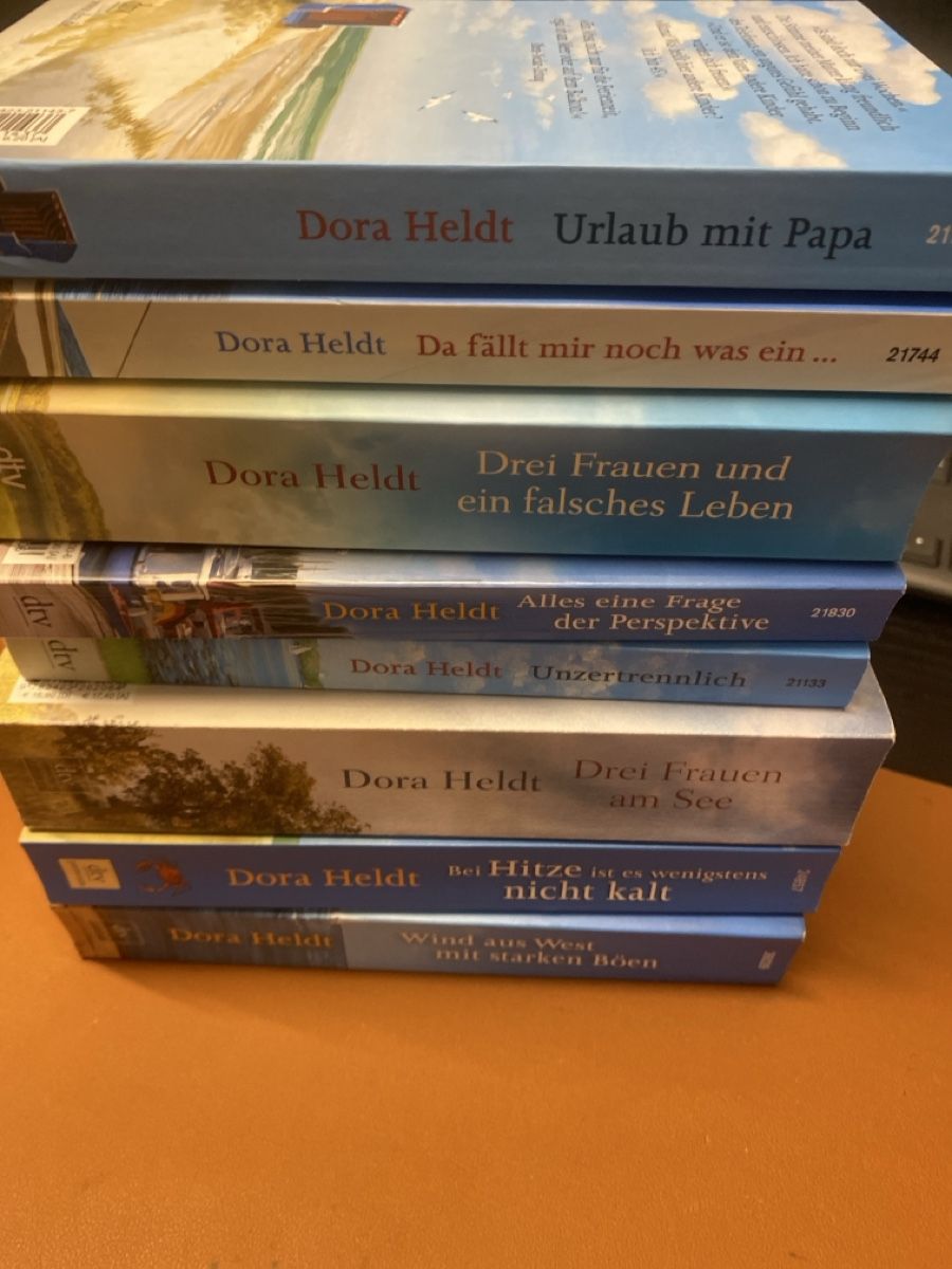 Libri: 8 Romane von Dora Heldt - Paperback  – Usato da Erlinsbach SO venduto da Silverstorm 2