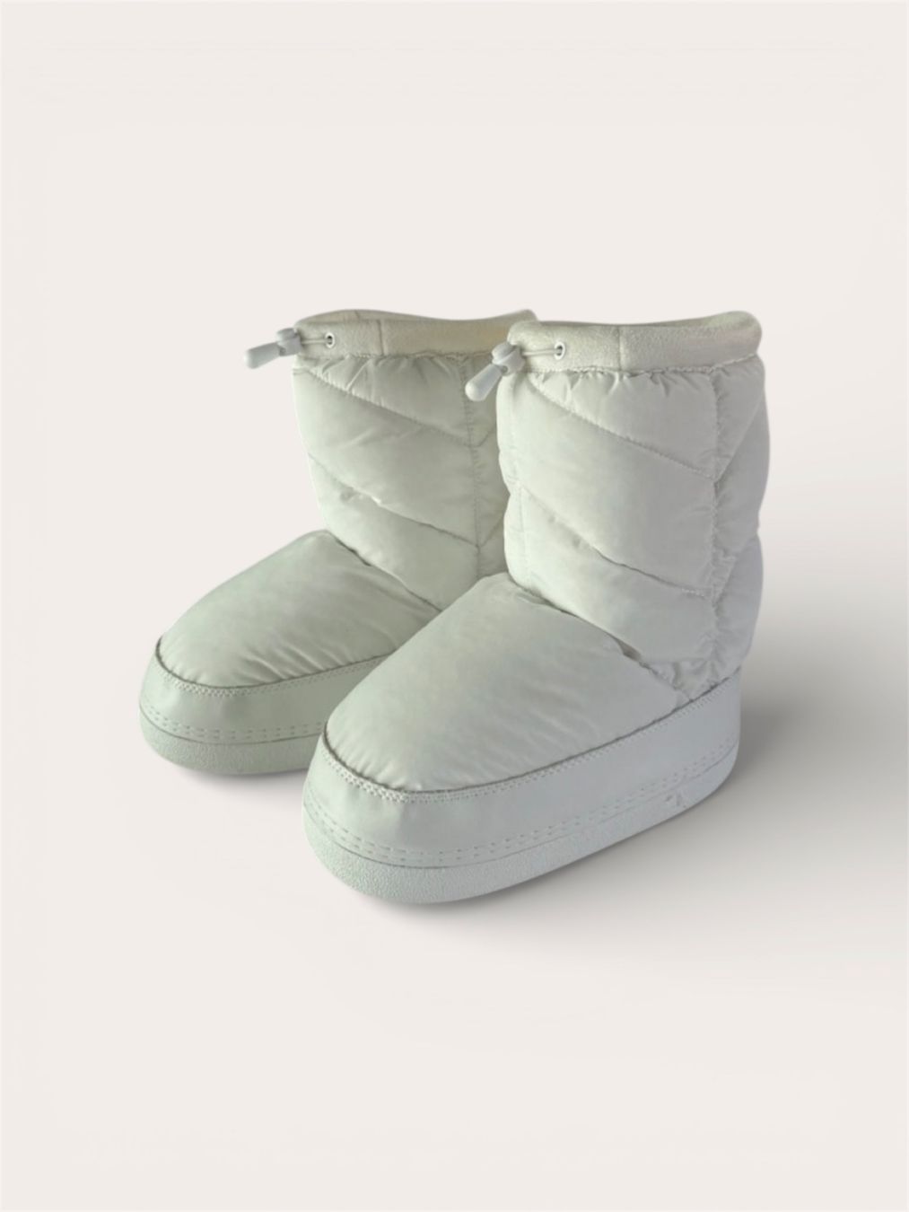 H&M Damenschuhe: Moon Boots – Neu (gemäss Beschreibung) aus Monthey von sen_6ckr