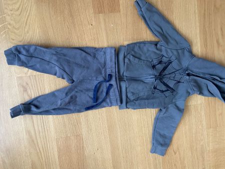 Benetton Kleiderpaket Trainer Gr 1/80