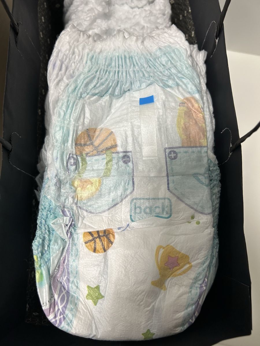 Pampers Secchi per pannolini & Pannolini: 32 Pampers diapers pants  – Nuovo (secondo la descrizione) da Lausanne venduto da dbe_d5vg 1
