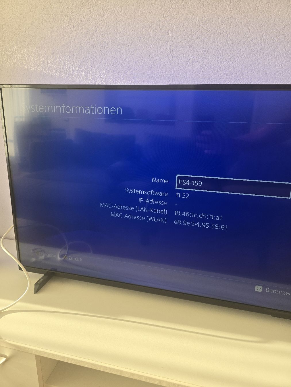 Sony Console: PS4 Pro 1 TB mit 2 Controller – Usato da Kreuzlingen venduto da Klingelton_21600 1