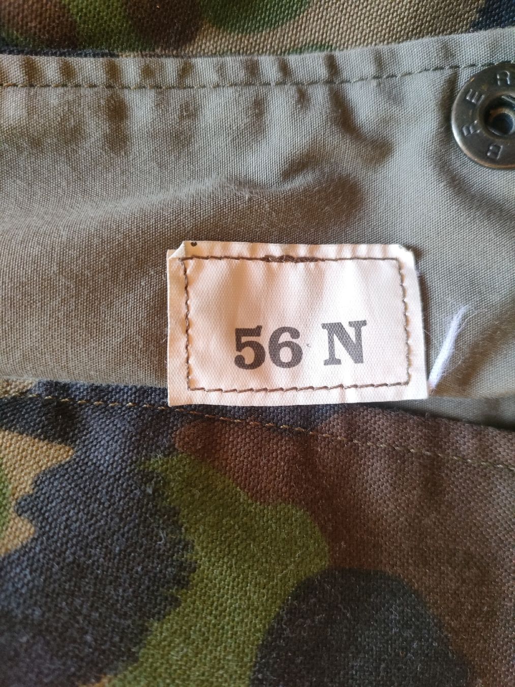Schweizer Armee Uniformen: Schweizer Armee Militär Tarn Kälteschutz – Gebraucht aus Schwanden Sigrisw von pho_2mc9 1
