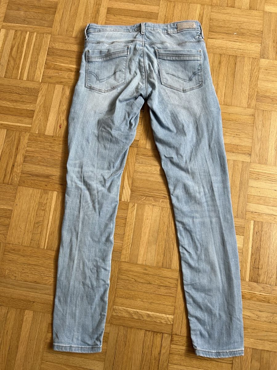Jeans: Jeans déchiré – Gebraucht aus Malleray von Keimy32 1