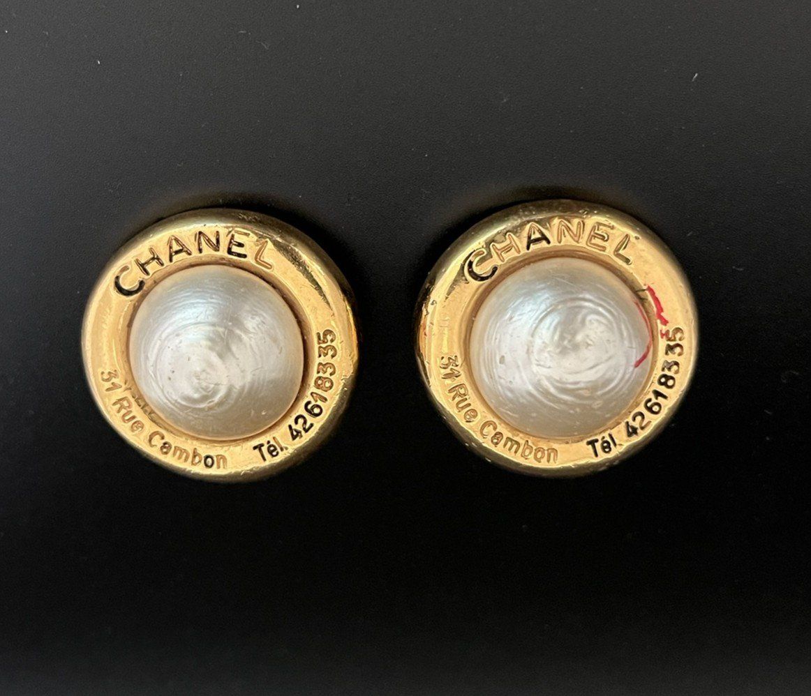 Chanel Orecchini pendenti & Orecchini a lobo: Chanel Vintag Ohrringe Clips – Usato da Wettswil venduto da PeterVoArosa