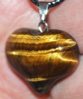 Halskette D-257 – Herz – Tigerauge - ca. 25x20x13mm