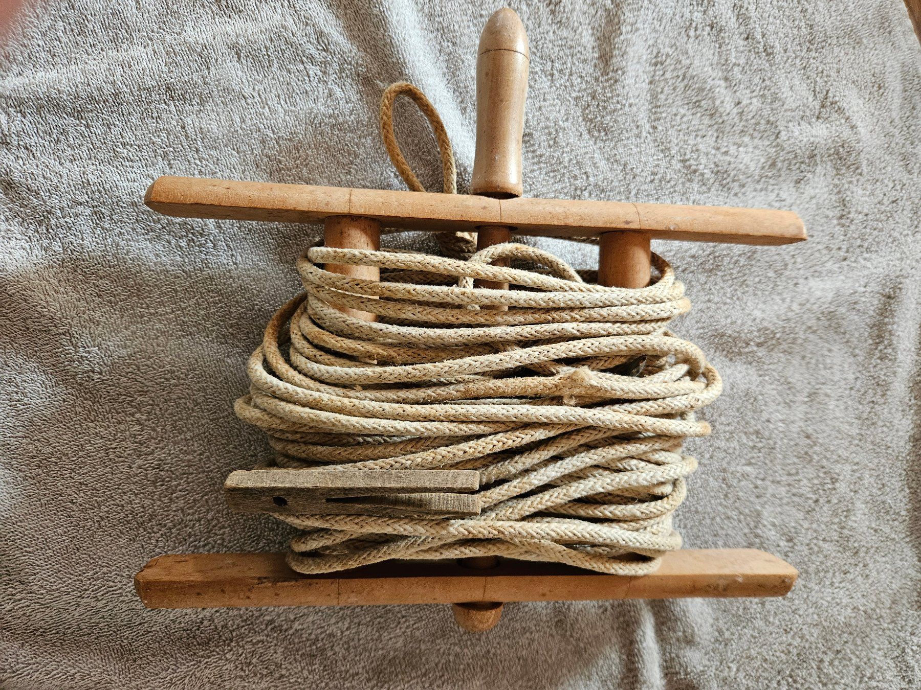 Corde: 2 antike Wäscheseile mit Holzkurbel – Usato da Gattikon venduto da balumogli 1