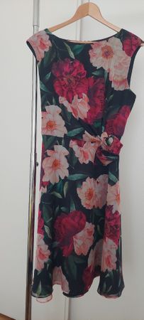 Vera Mont Sommerkleid Blumenmuster Gr. 44 neuwertig & schön