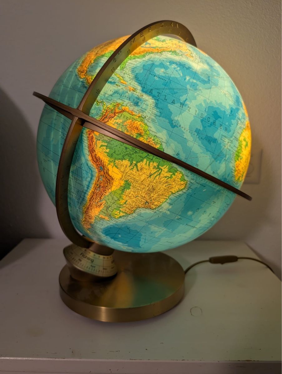 Lampade: Globus Lampe – Usato da Lenzburg venduto da Li-Lo