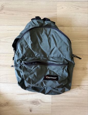 Sac à dos Eastpak vert foncé bon état