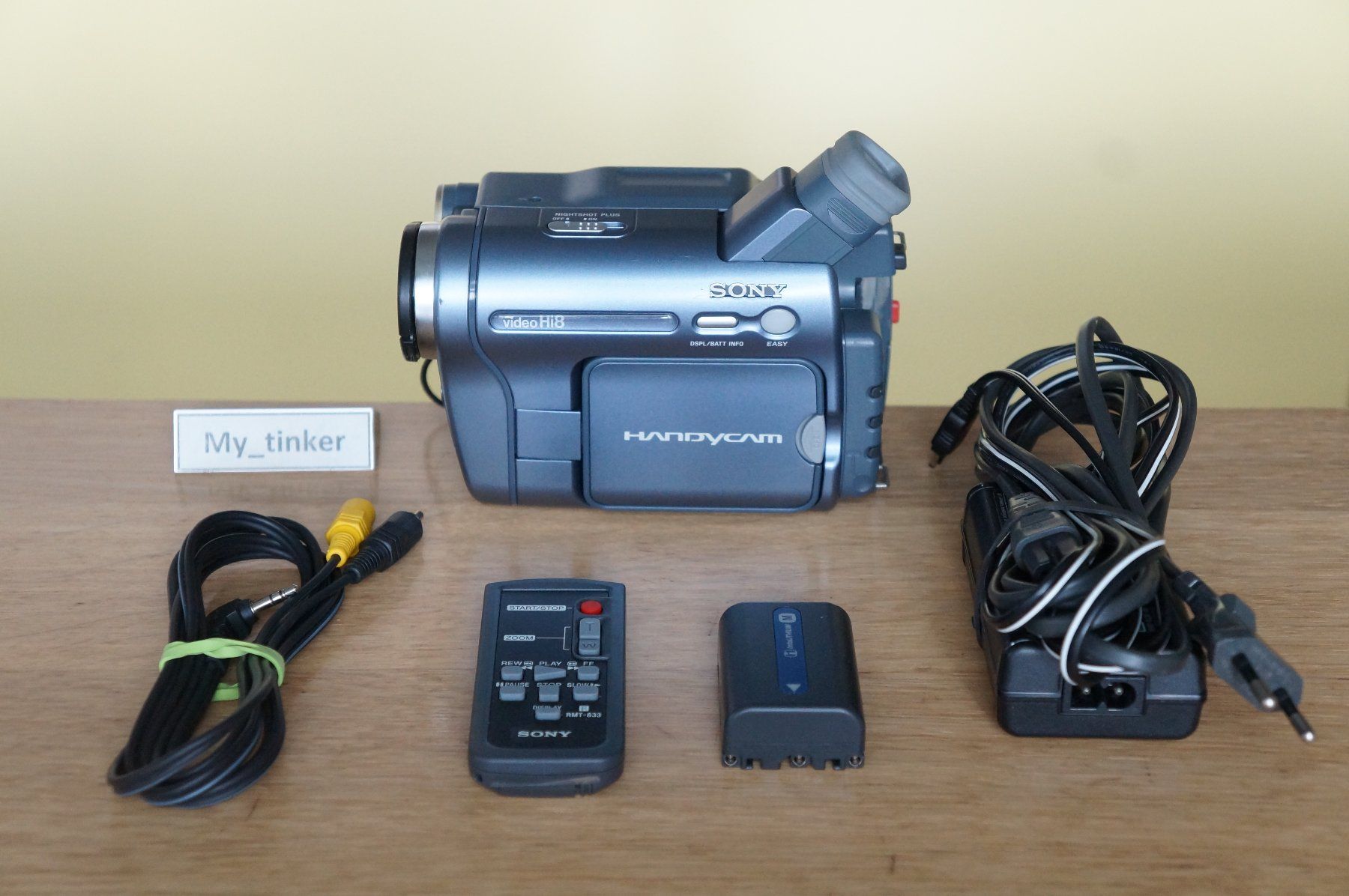 Sony Videocamere: Sony Hi8 Camcorder TRV228E ... funktioniert ... – Usato da St.Gallen venduto da My_tinker 1