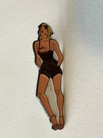 1 Pin Pinup Girl