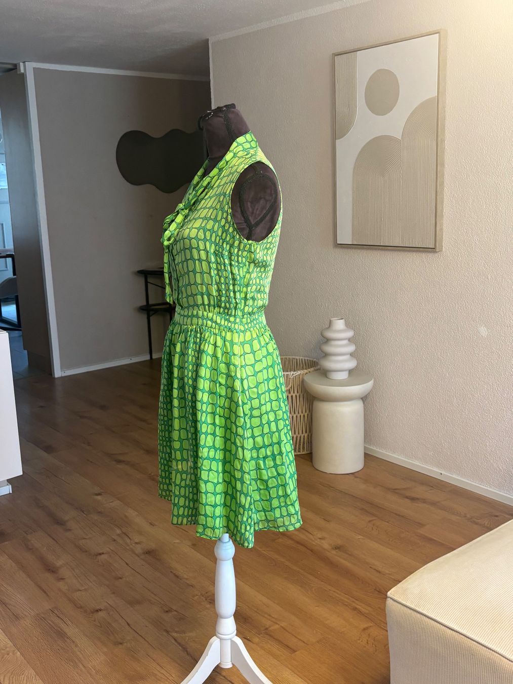 Moschino Vestiti: Moschino Dress 100% Seide – Usato da St. Margrethen SG venduto da dijanaO 6