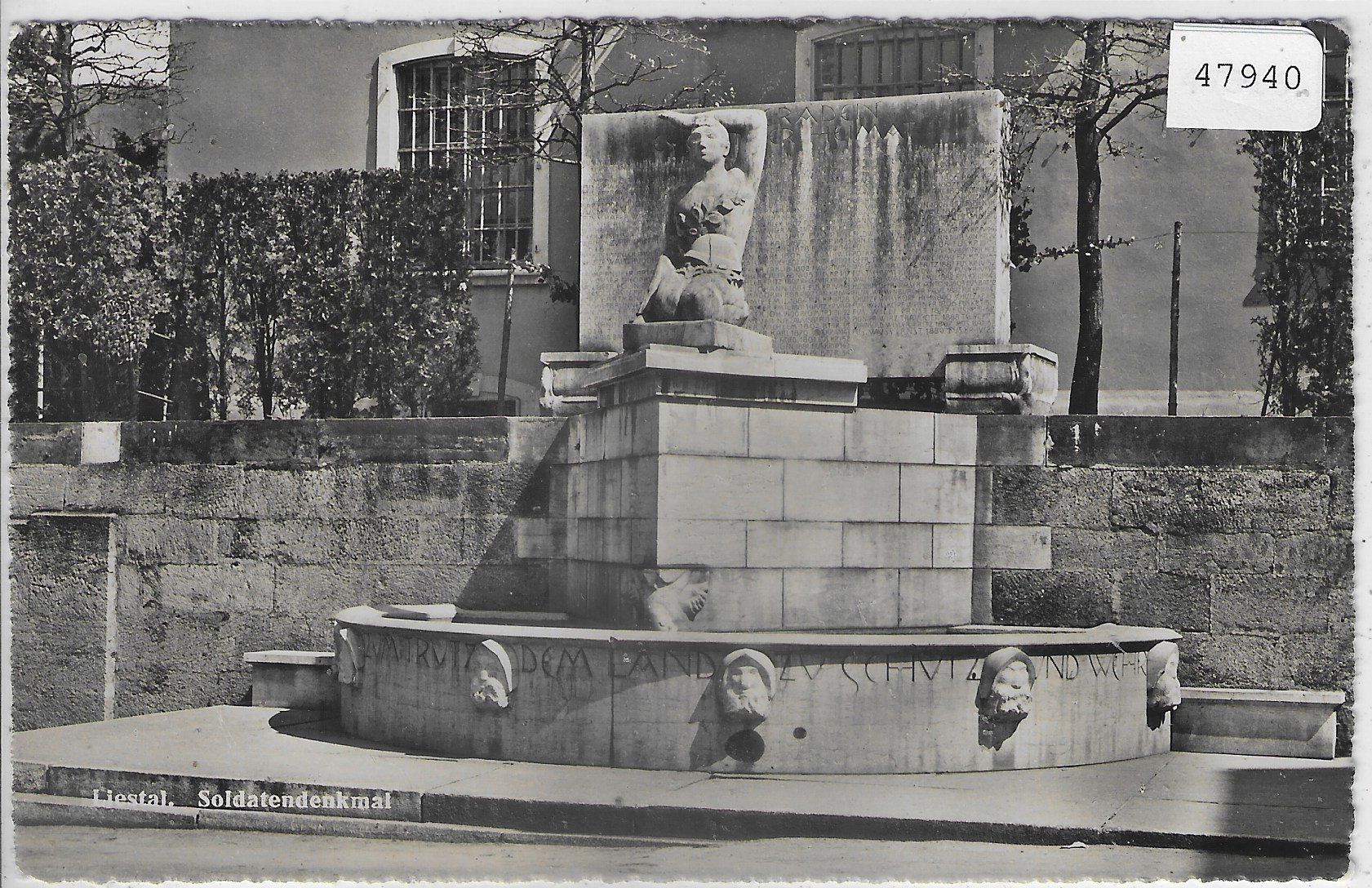 Cartes postales: Liestal - Soldatendenkmal – D'occasion à Ettingen par Kartenplanet