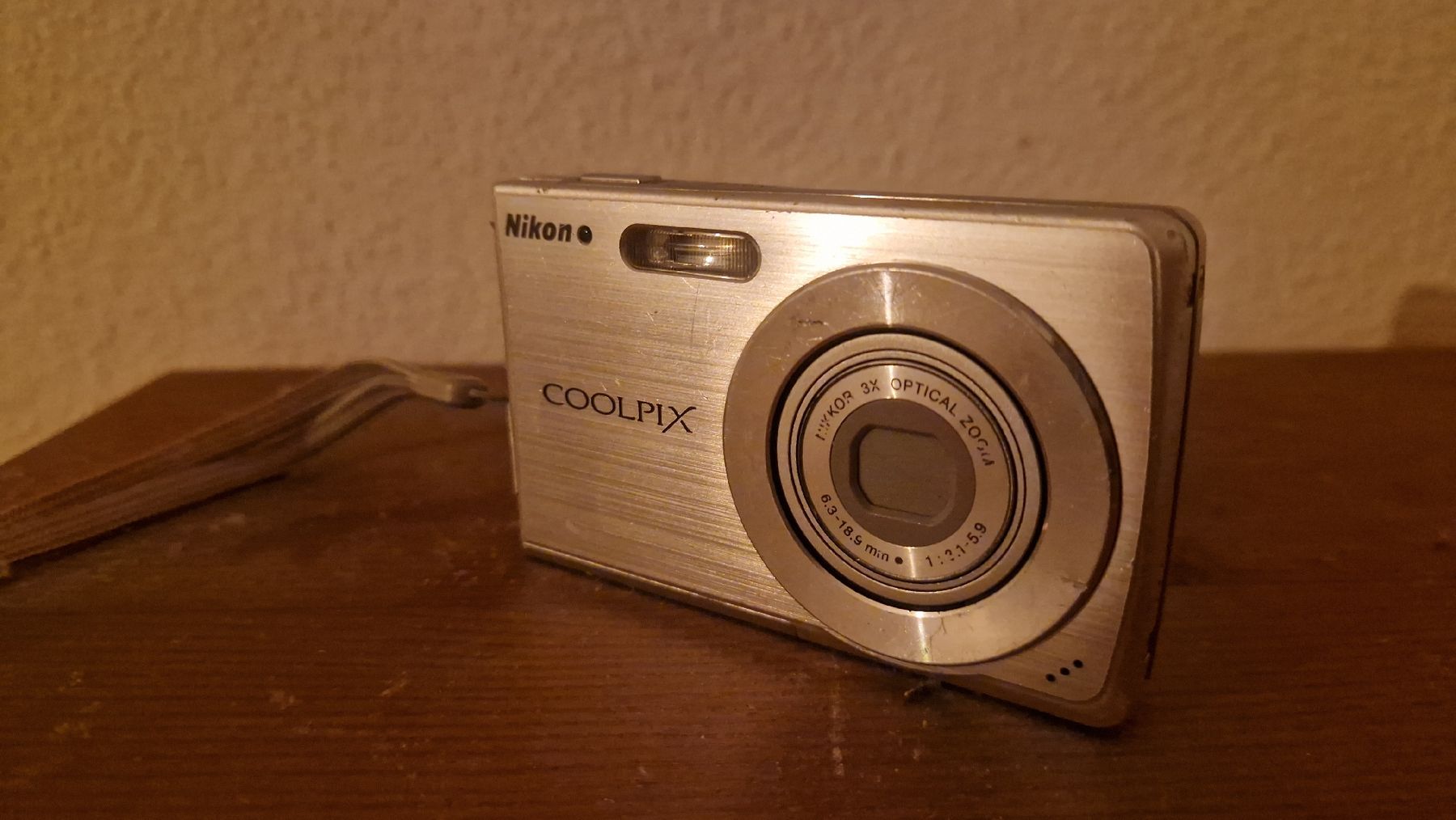 Nikon Fotocamera: Nikon Coolpix Digitalkamera guter Zustand – Usato da Zürich venduto da kenobi90