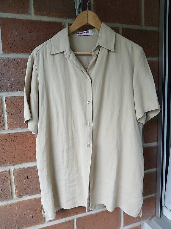 Blusen: Oversize Bluse beige – Gebraucht aus Arlesheim von edmss