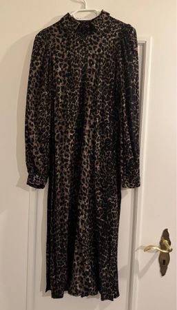 Vero Moda Maxikleid mit Leopardenmuster und Gürtel Gr. S