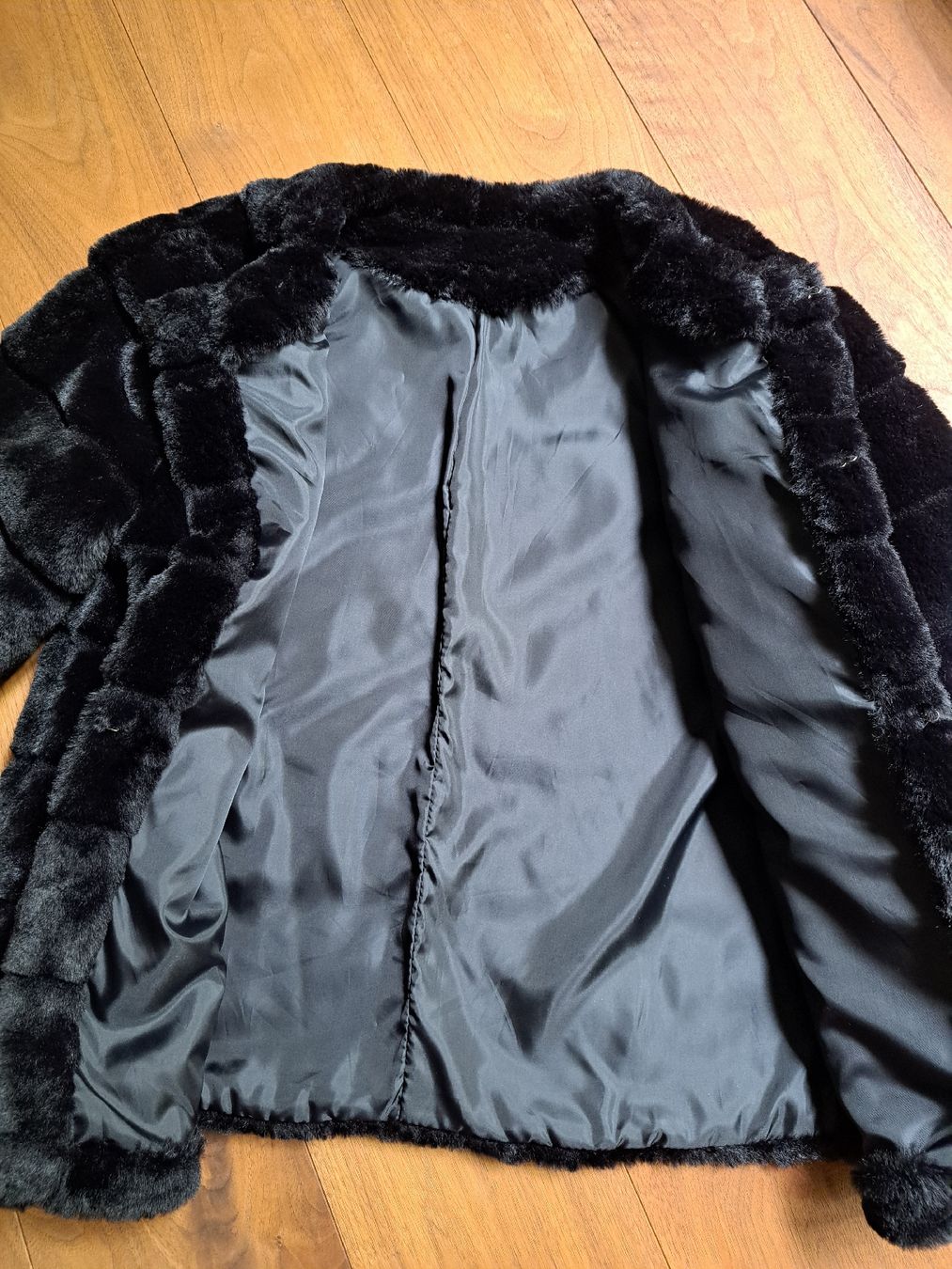 Giacche: Schwarze Kunstfell Jacke Gr.S  – Nuovo (secondo la descrizione) da Lachen SZ venduto da Ruki01 2