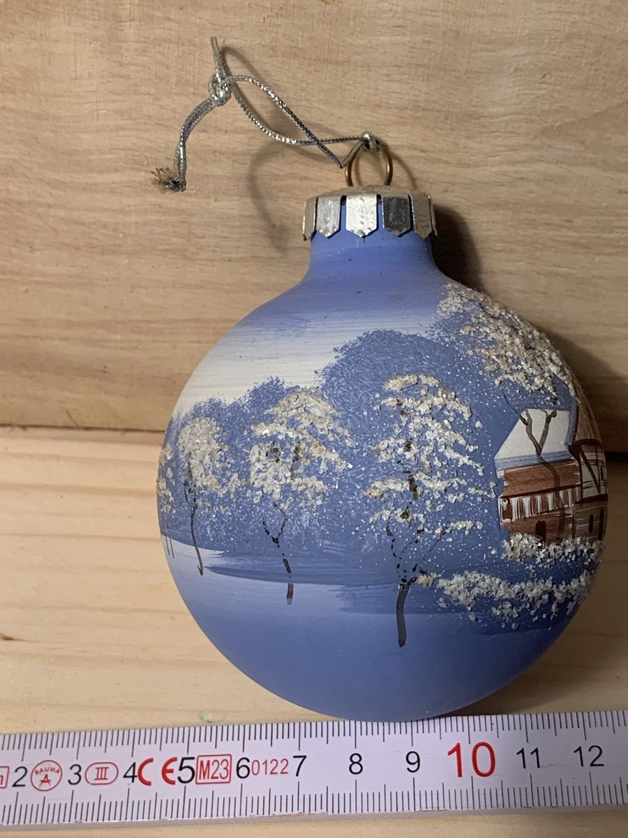 Tutte le decorazioni: Handbemalte Weihnachtskugel Winterlandschaft – Nuovo e nell'imballaggio originale da Erlenbach ZH venduto da Ritschly 2