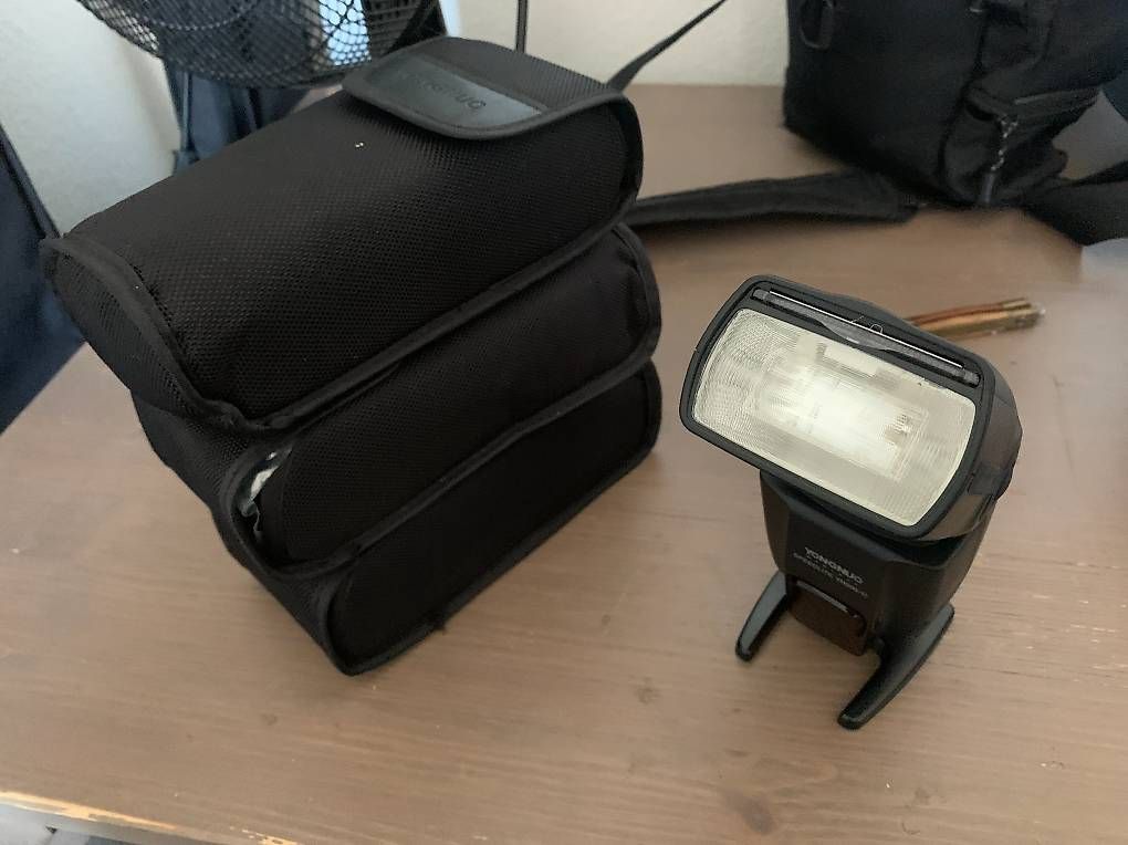 Yongnuo Blitze: Yongnuo YN560-II 3 stk. flash speedlite – Gebraucht aus Dietikon von Ghiekorggmail