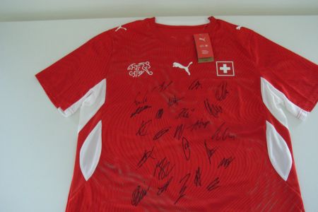 Schweizer Nationalteam Fussball WM 2026 signiertes Trikot