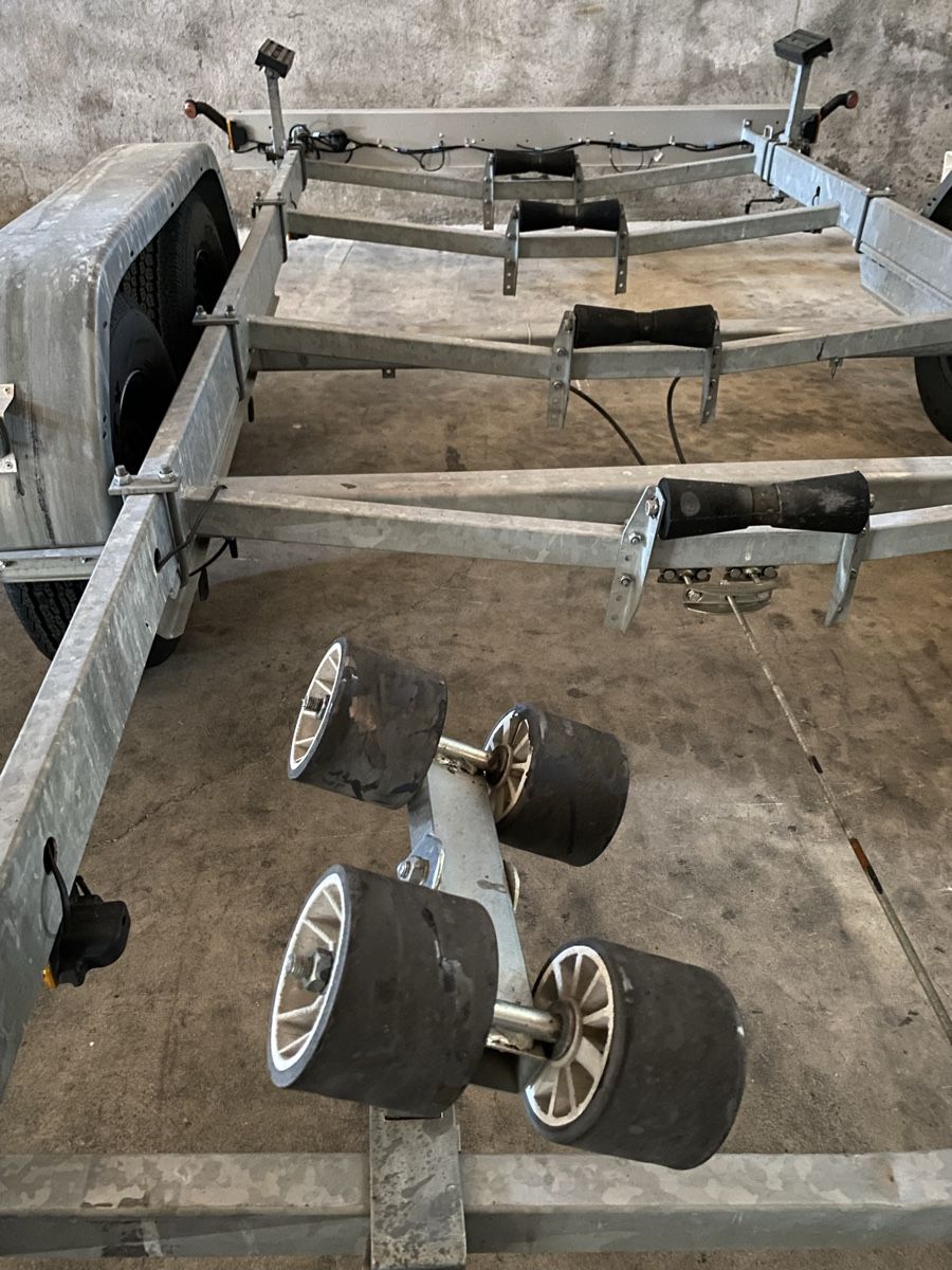 Tpv Rimorchi: Motorbootanhänger TPV 2700kg – Usato da Andwil SG venduto da bbandwil 4
