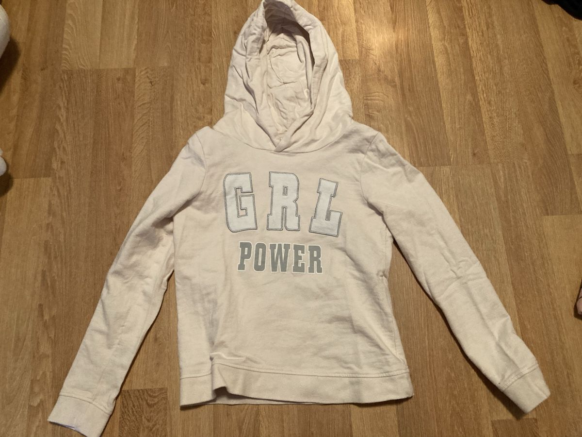Pullover & Sweatshirts: Mädchen Pullover Girl Power Gr. 122 – Gebraucht aus Emmenbrücke von JJ_89