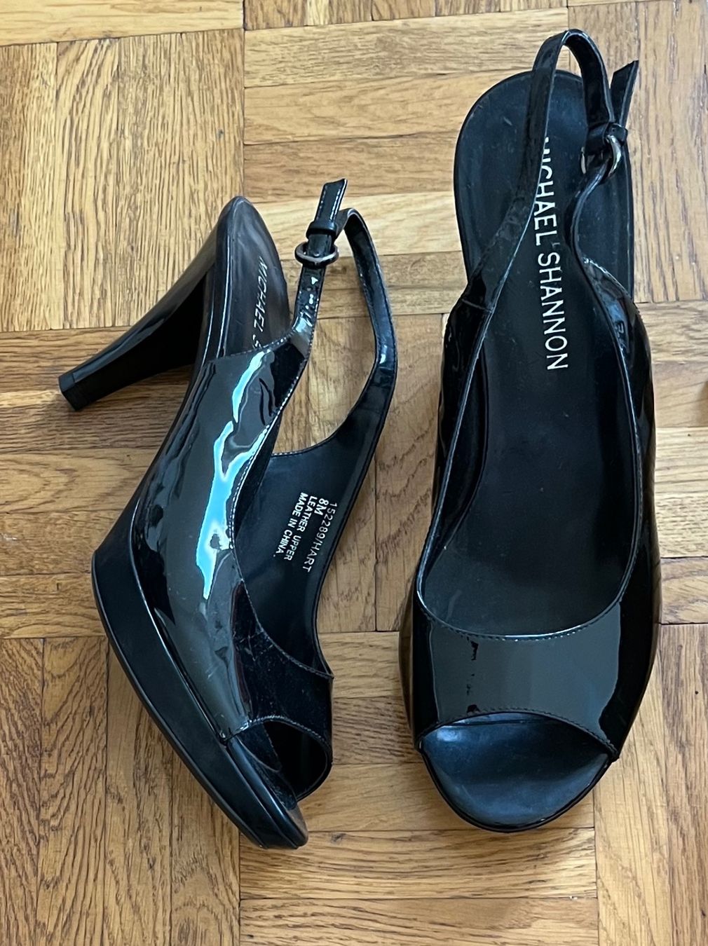 Damenschuhe: Neuer schwarzer Lack Pumps – Neu und originalverpackt aus Oetwil an der limmat von Sual