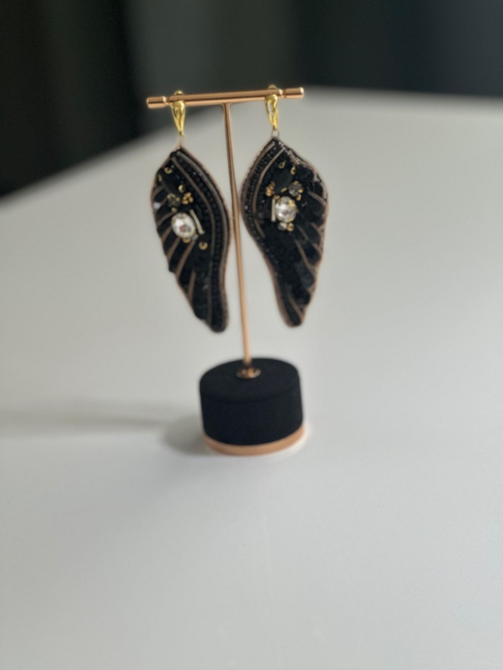 Orecchini pendenti & Orecchini a lobo: Elegant black Angel Wing Earrings – Nuovo (secondo la descrizione) da Oftringen venduto da Eylem79 7