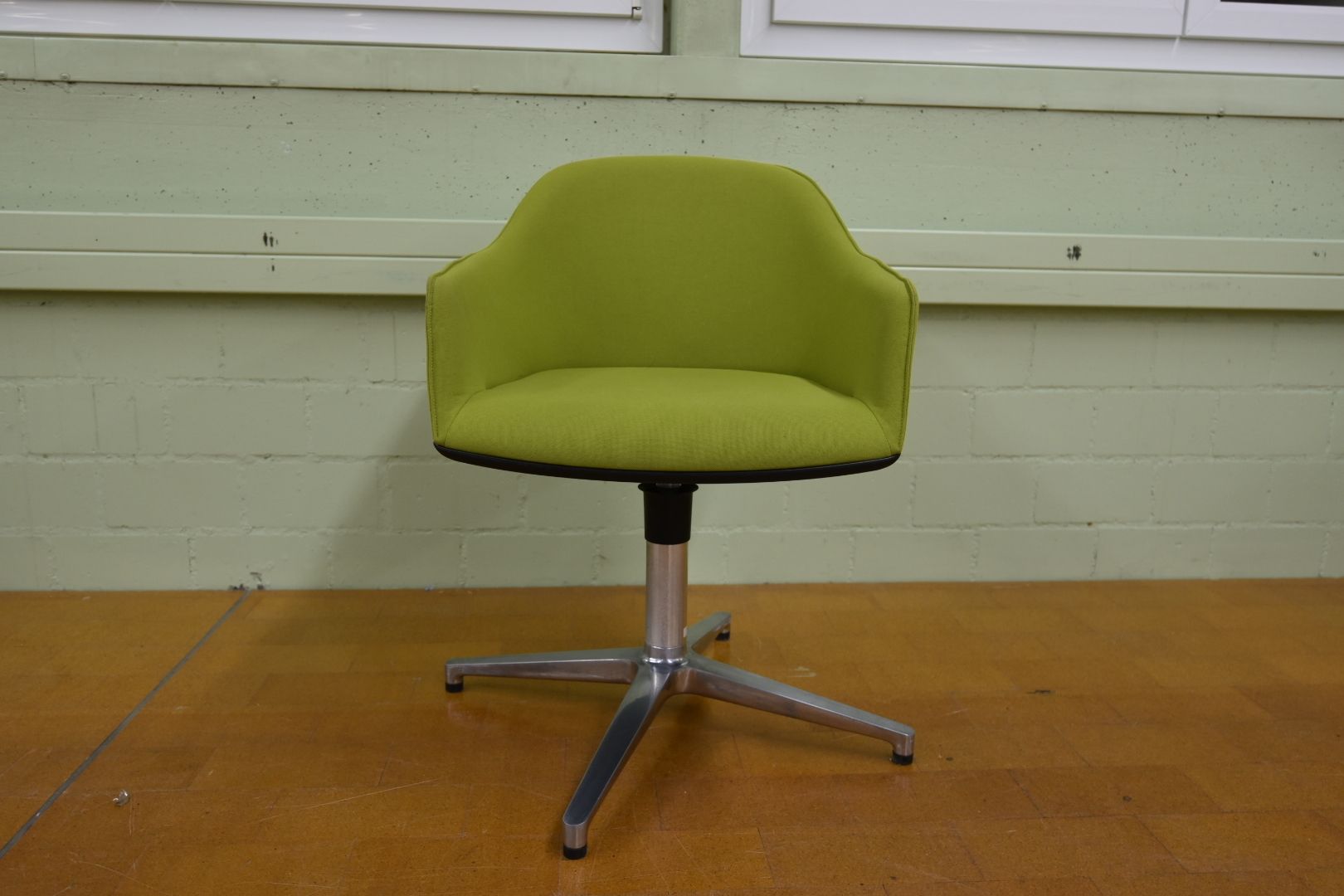 Vitra Stühle: Designer Softshell Chair auf Viersternfuß Vitra – Gebraucht aus Lichtensteig von Polsterwerk 4