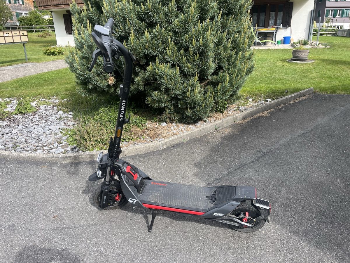 Scooter: Segway ZT3 Pro D E-Roller – Usato da Lungern venduto da Stefan815