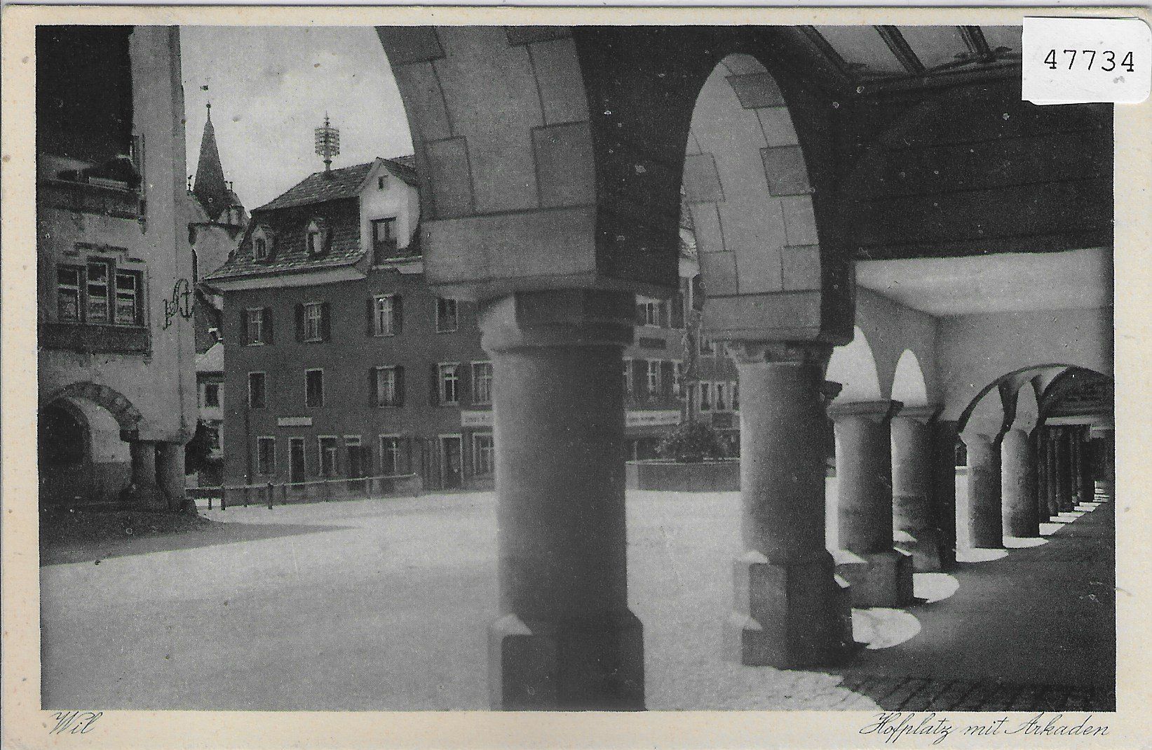 Cartoline postali: Wil SG - Hofplatz mit Arkaden – Usato da Ettingen venduto da Kartenplanet