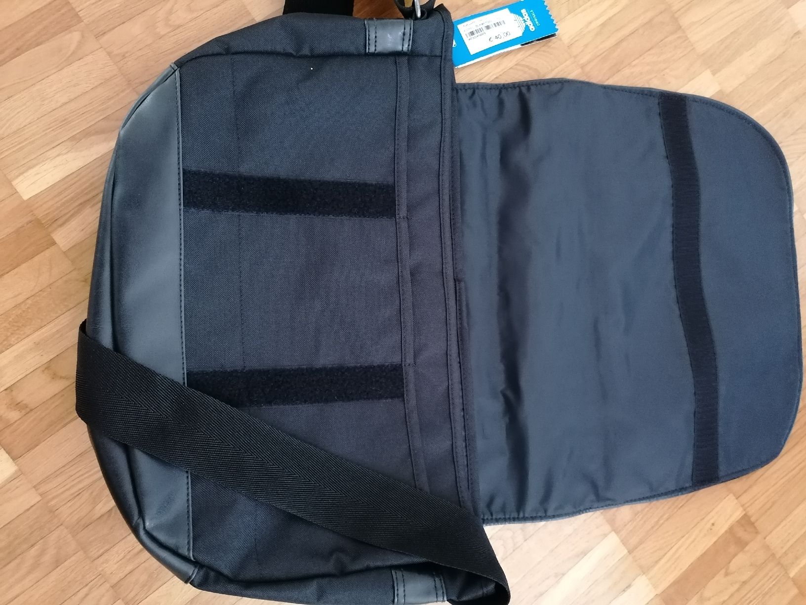 Adidas Borse: Umhängetasche Adidas – Nuovo (secondo la descrizione) da Pfäffikon ZH venduto da xxmopsxx 1