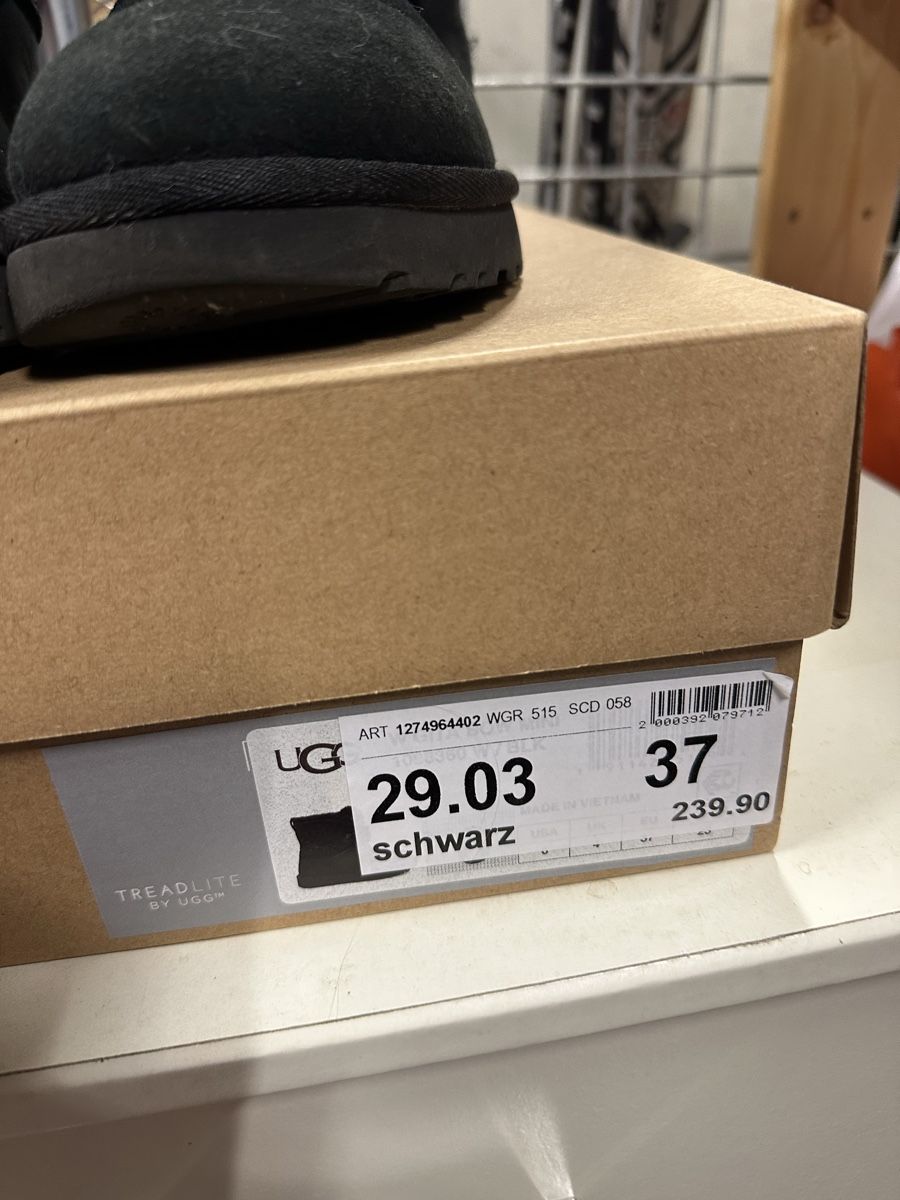 Ugg Scarpe da donna: UGG Boots schwarz Gr.37 – Usato da Bern venduto da Shininglove 2